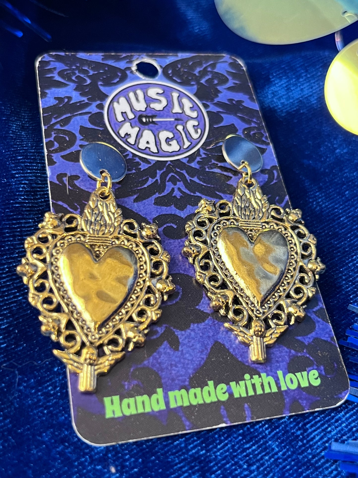 Sacred Heart Earrings - Gold