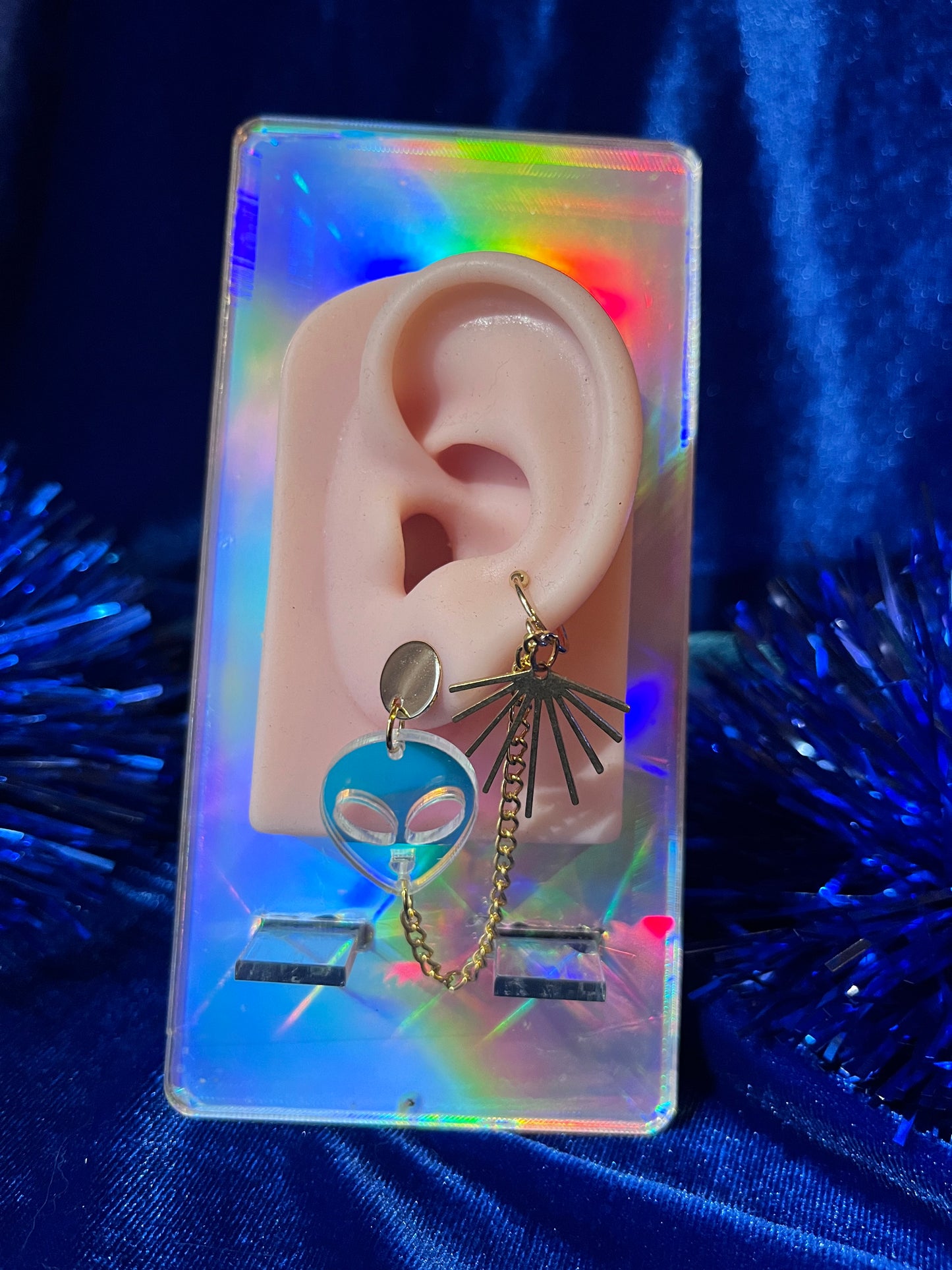 Earrings with Tiny Cuff - Gold Aliens