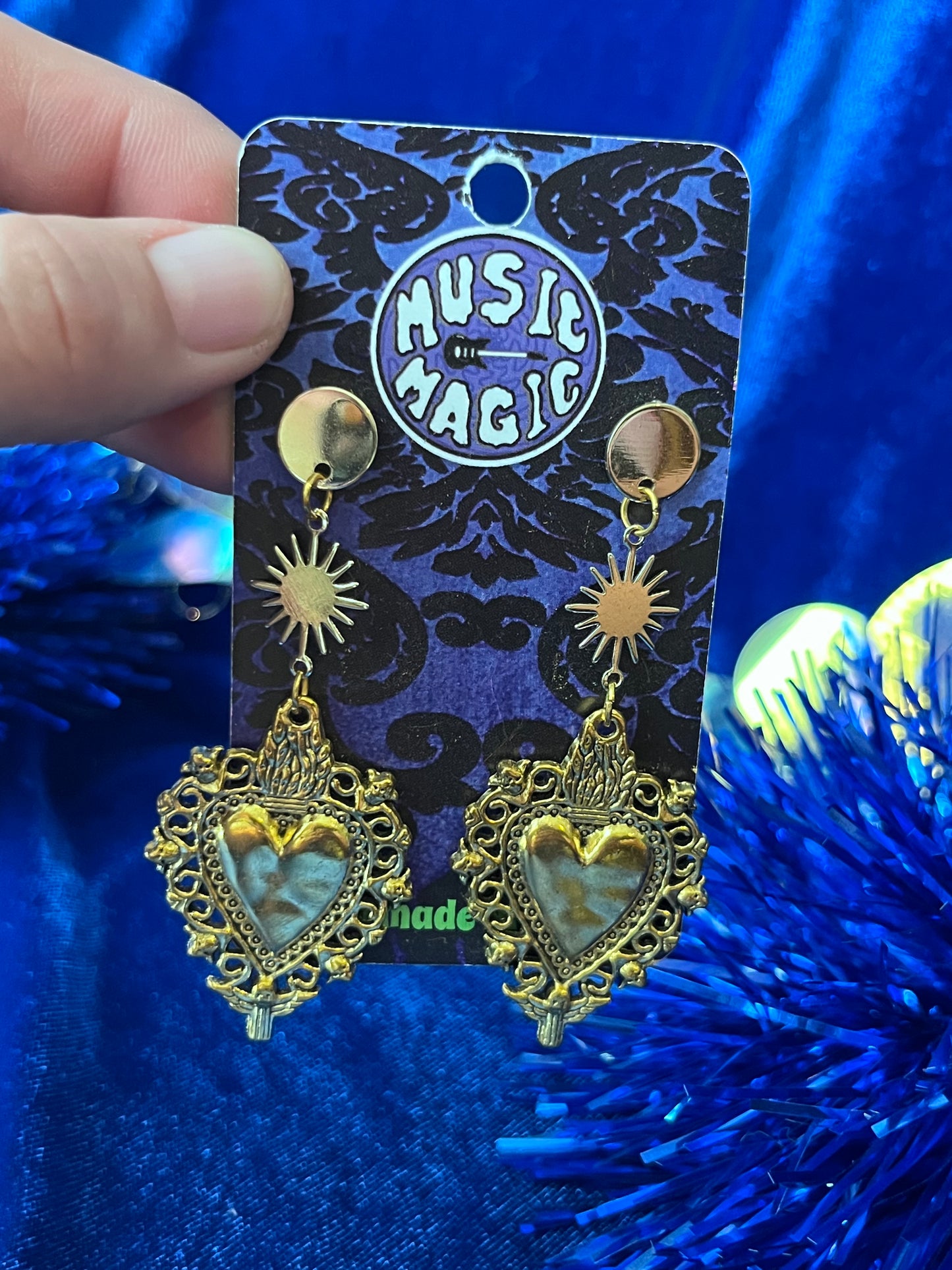 Sacred Heart Earrings - Gold