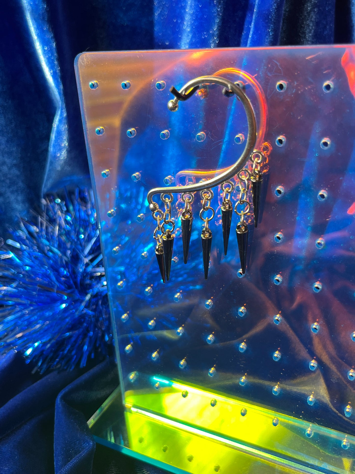 Ear Cuff Single - Gunmetal Spikes
