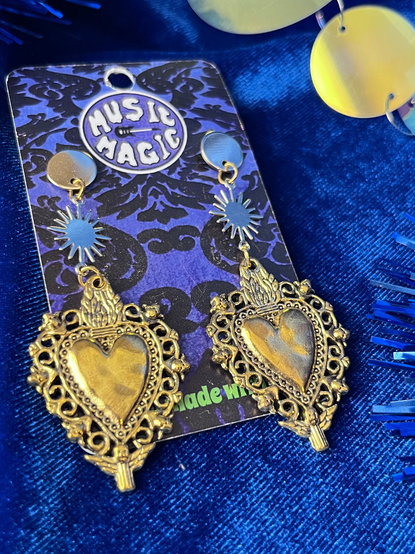 Sacred Heart Earrings - Gold