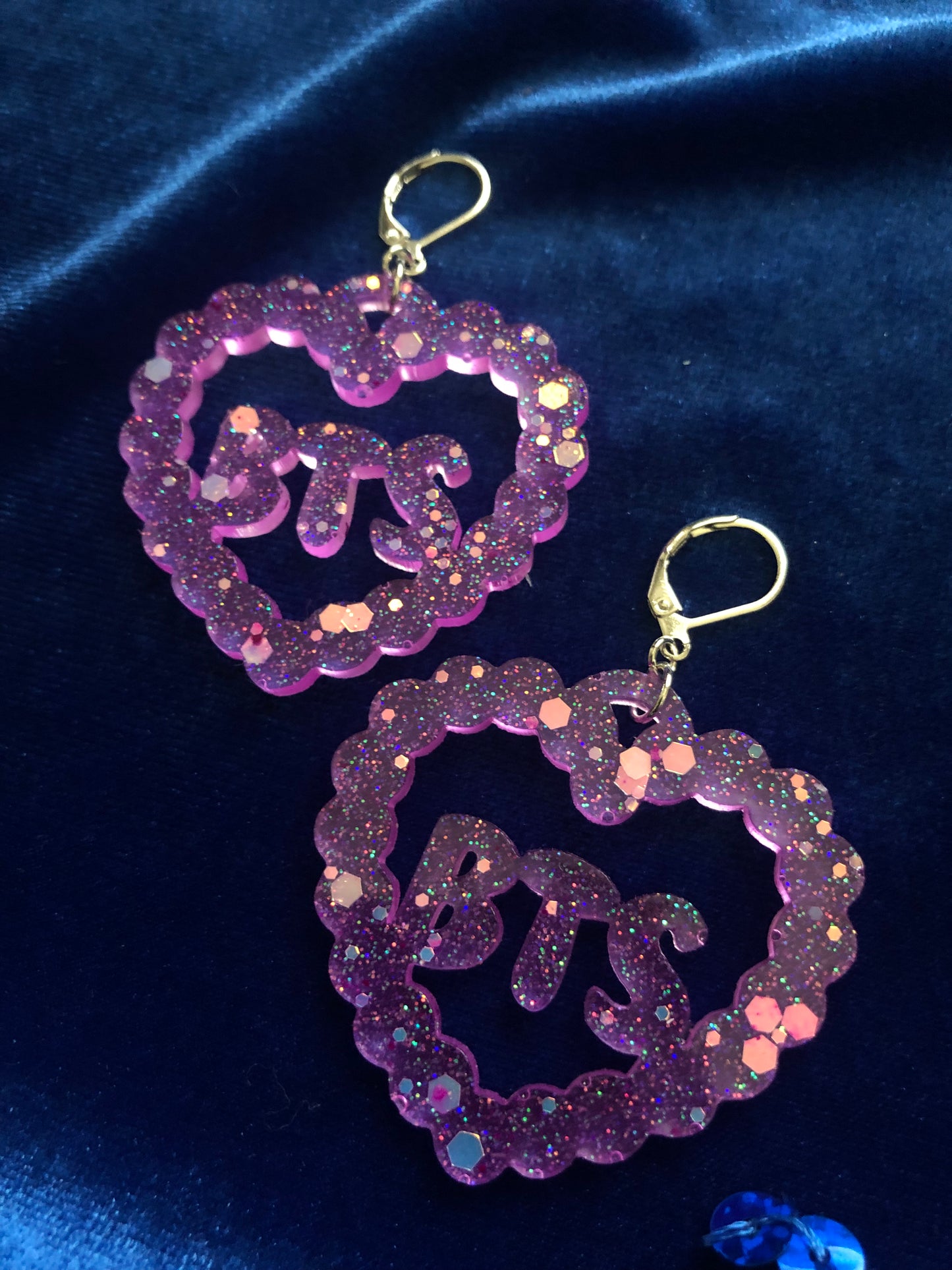 Scallop Heart Glitter BTS Heart Earrings