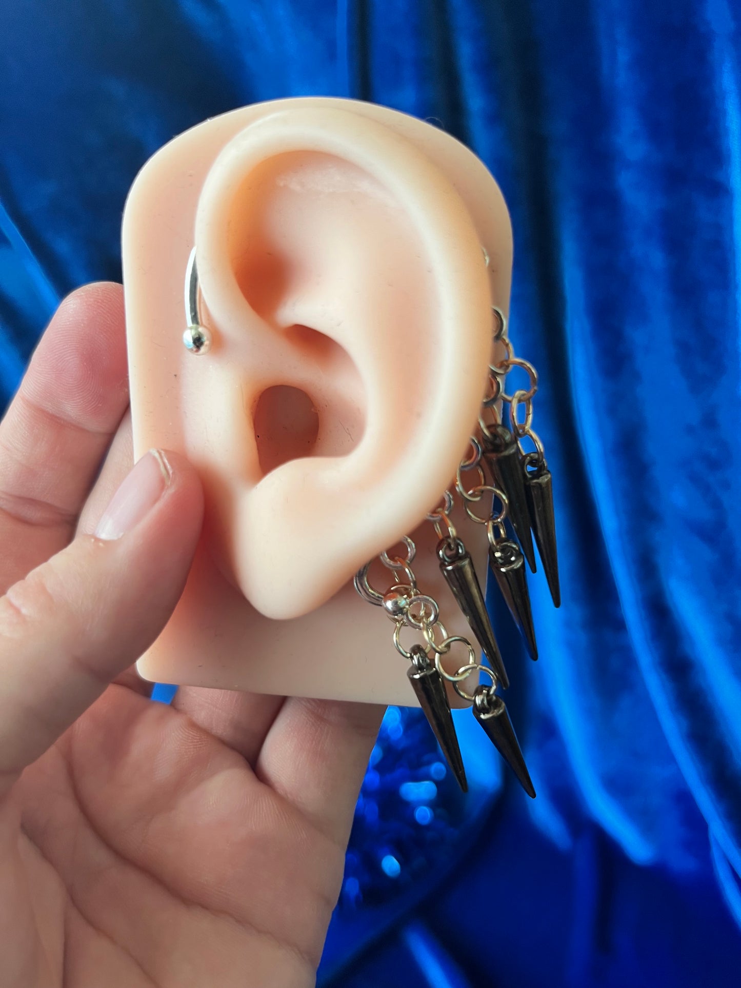 Ear Cuff Single - Gunmetal Spikes