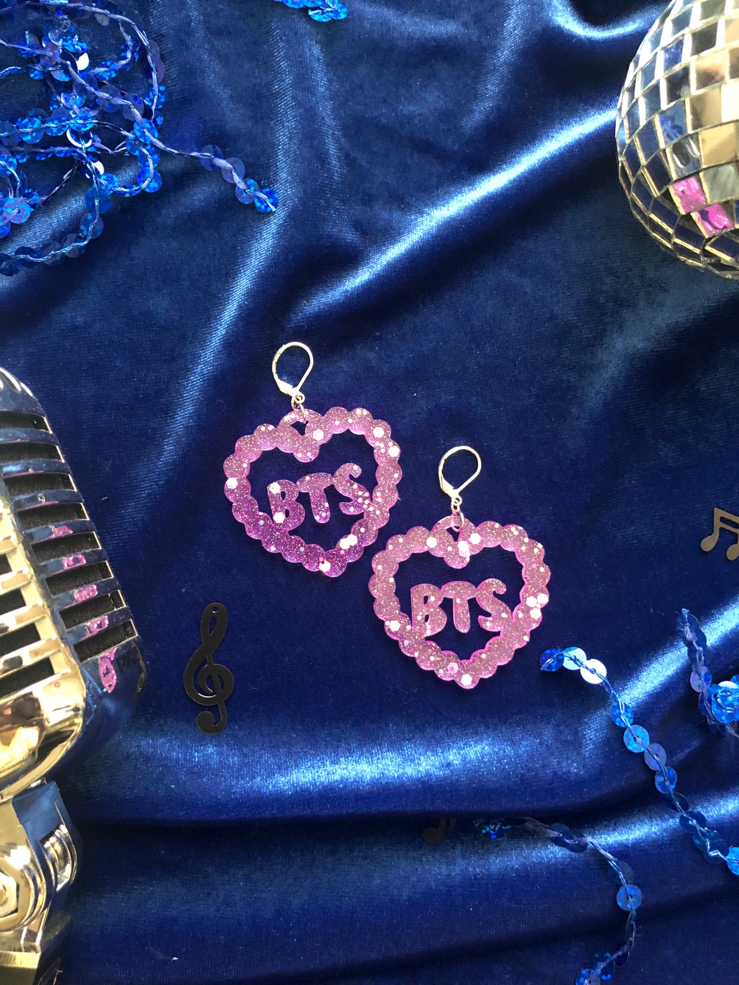 Scallop Heart Glitter BTS Heart Earrings